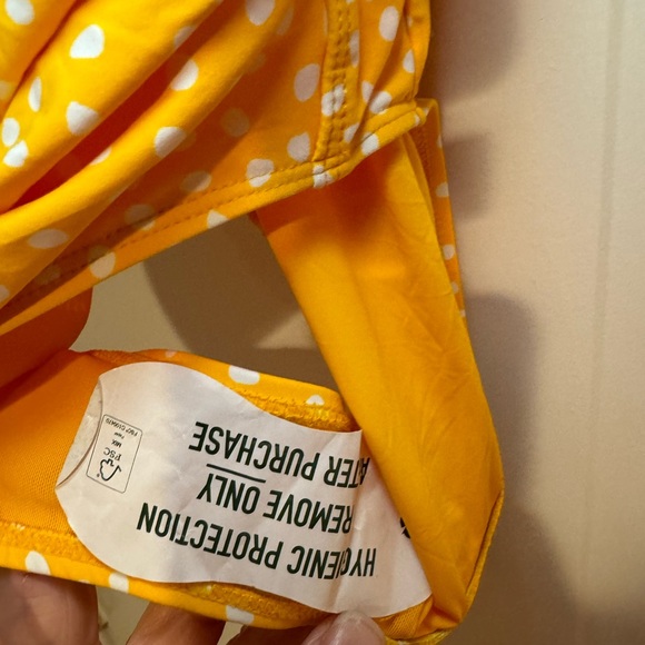 NWT Nip Tuck Swim Marigold Yellow & White Polka dot One Piece Size 4 (US) - Picture 4 of 6